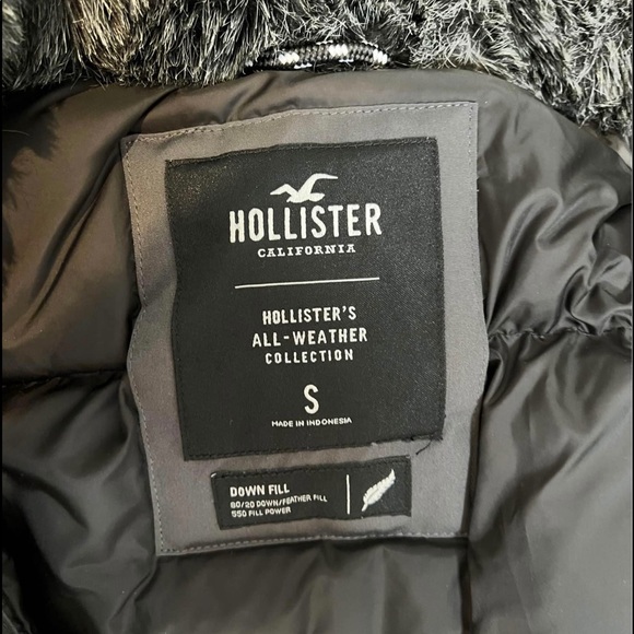 Hollister Down Bomber Jacket - Picture 7 of 7